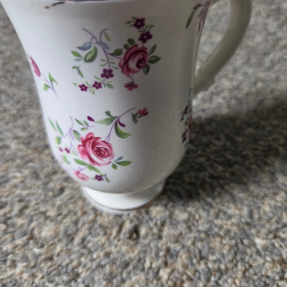 Royal Victoria Fine Bone China Mugs England Pink Rose Floral Gold‎ Rim Set of 2